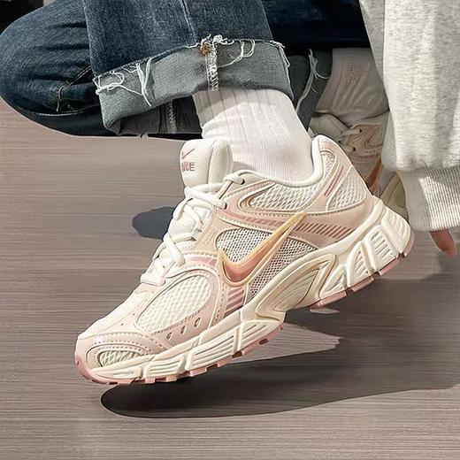 【云粉节】【88折】7楼耐克360 女子新款低帮透气老爹鞋IH5088-001原价749现价659 商品图1