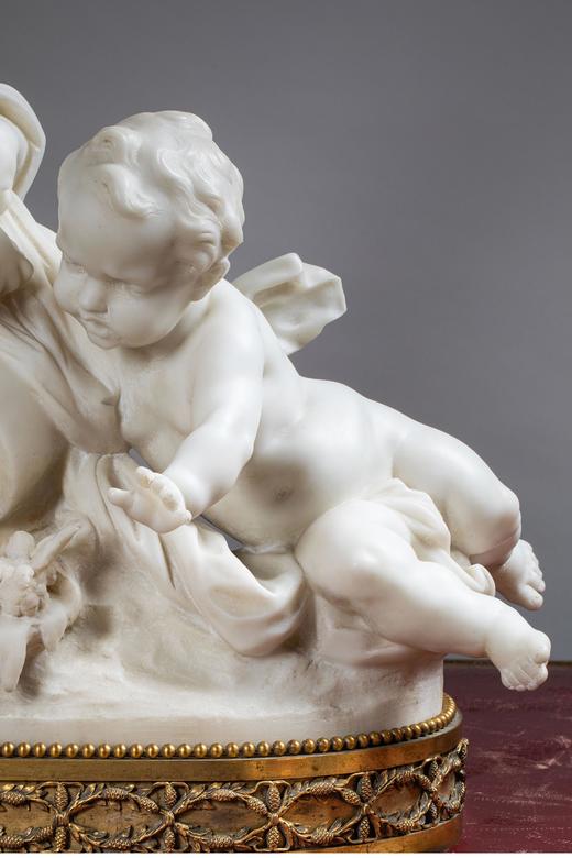 独角鹿西洋古董 19世纪法国著名雕塑家Jean-Jules Salmson签名创作小天使主题铜鎏金底座大理石雕塑作品《泉》 商品图4