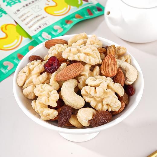 非油炸不加糖自然本味更健康【约52%高坚果配比6种黄金食材-每日坚果】优选新疆脱衣185大核桃仁，澳洲巴旦木，越南腰果，三重坚果组合，搭配葡萄干，蔓越莓干，红提干，好吃有营养 商品图2