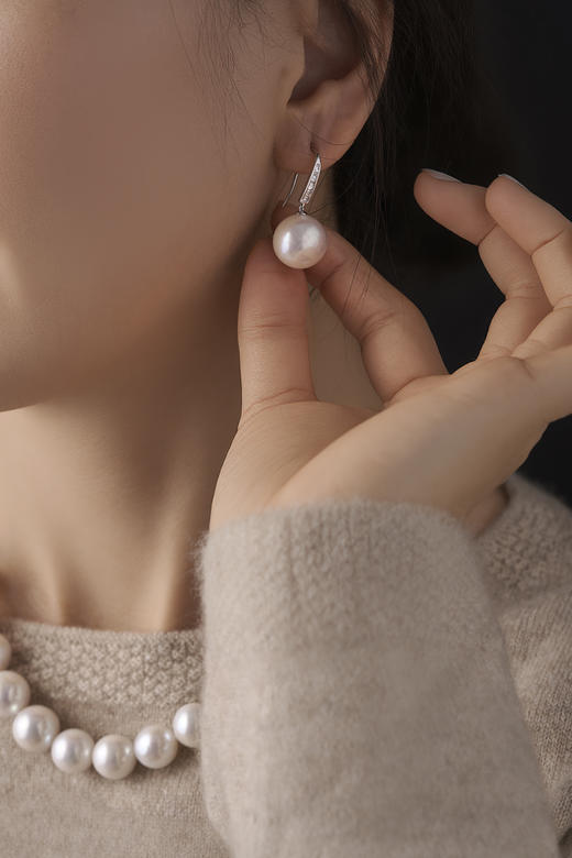 伽罗 JALO 18K白金镶钻14mm爱迪生高等级淡水珍珠耳环-定制链接-15天左右发货 商品图1