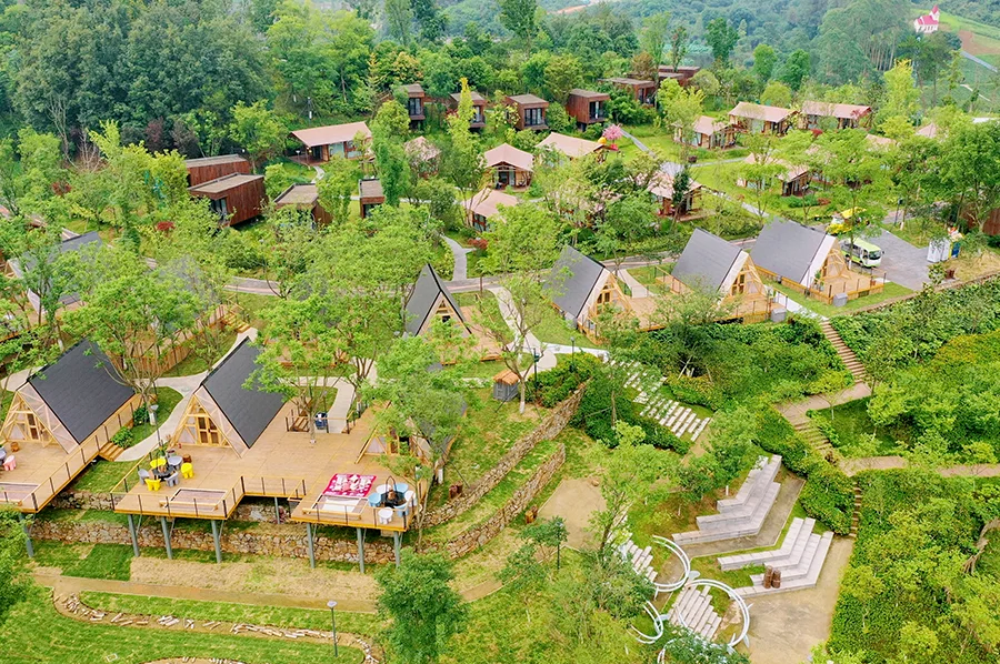 【成都秋游打卡·黄龙溪欢乐田园野趣酒店】仅499起住送双人门票，蜂巢/木屋/帐篷/树屋随心选含早餐，邂逅萌宠，探秘亲子童话世界！