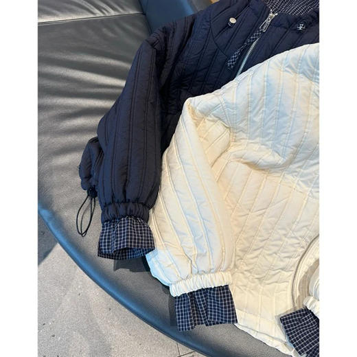 小格调！2025狠狠拿捏这个冬季！绗缝工艺假两件蝙蝠袖连帽棉服女款！ 商品图4