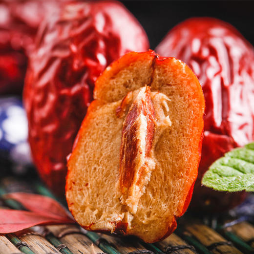 【秒杀9.9抢❗️250g🔥新疆和田红枣】新疆和田枣果形大、颗粒饱满、果肉厚实、皮薄核小，口味更甜醇，特产骏枣零食大枣，干果煲粥煮汤大红枣L 商品图2