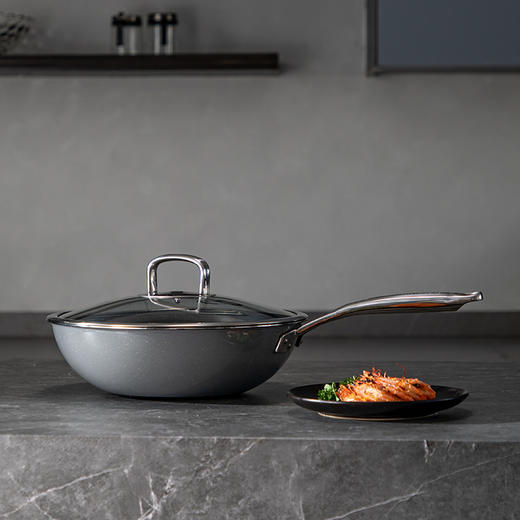 【神田KANDA】钛彩米不粘炒锅 30cm/32cm（含防滑架+硅胶铲） 商品图3