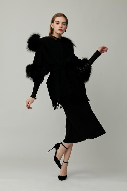 SAFICOO 优雅女人 直曲结合 连帽斗篷式大衣 商品图2