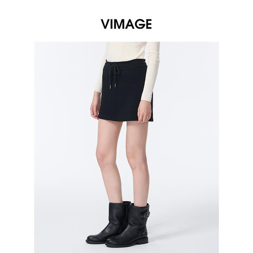 VIMAGE纬漫纪时尚抽绳系带松紧腰设计短裙V2406119 商品图2