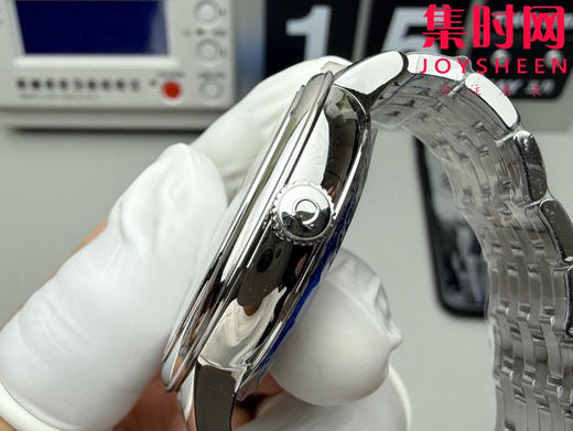 VS欧米茄 第三代碟飞系列 第三代蝶飞 白盘黑针 男士腕表
机芯：搭载VS定制Cal.8800一体 商品图5