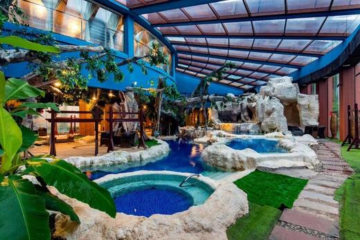 【中铁花水湾温泉酒店】429起森里客房、亲子房、别墅三种房型任选，皆含早餐、温泉、手工DIY！暖冬泡汤shou选，玩转西岭雪山！ 商品图1