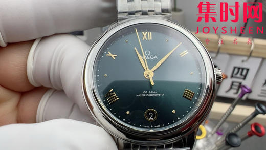 VS欧米茄 第三代碟飞系列 第三代蝶飞 松绿盘 女士腕表 表径34mm
机芯：搭载VS定制Cal.8800一体 商品图1