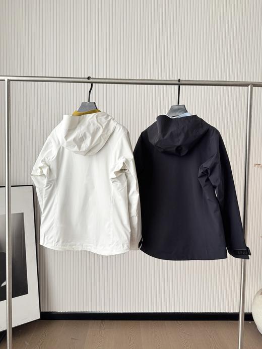 点此购买 可隆秋冬季女士户外运动软壳三合一冲锋衣 bk 333545 商品图1