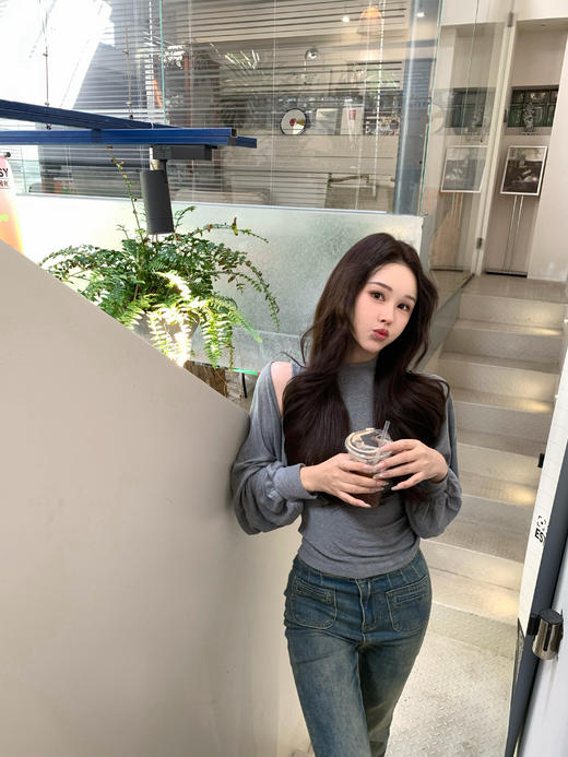 Read Nameless /冬天也有纯欲风灰色两件套+显瘦神器喇叭裤牛仔色2025/10/25 商品图7