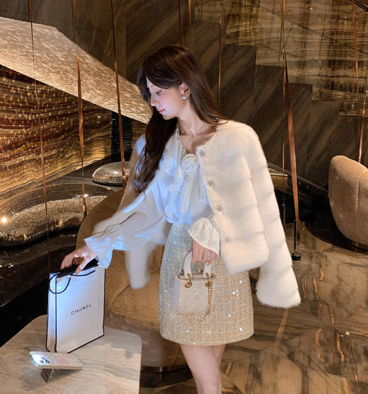 张心子【冬日小暖炉】秋冬贵气感精致保暖毛毛外套 U2511001 商品图13