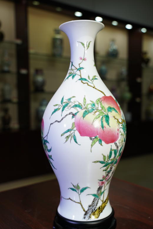 仿清雍正粉彩福寿纹橄榄瓶 商品图0