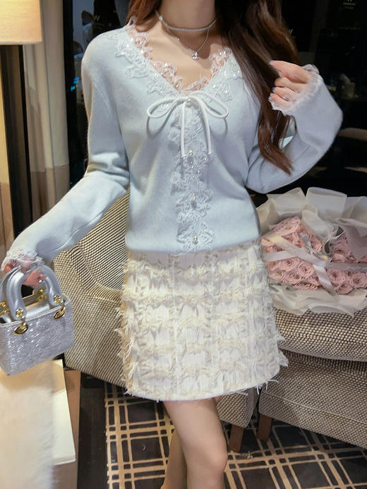 张心子【云朵抱抱】V领蕾丝拼接珍珠针织衫上衣 U2511011 商品图4