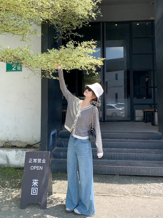 【149元任选2件】现货！宽松条纹V领针织开衫 商品图5