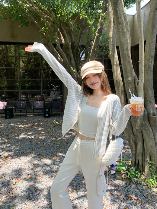 【149元任选2件】现货！宽松条纹V领针织开衫 商品图11