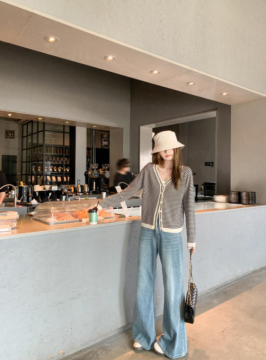 【149元任选2件】现货！宽松条纹V领针织开衫 商品图12