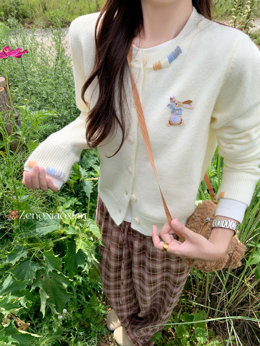 <曾小咸推荐>现货秒杀！微信超特价！温柔风刺绣设计针织开衫 日常179.99 立减90 秒杀89.99！咖粉色休闲裤秒杀89.99！ 商品图5