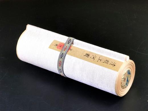 艺术喷绘：《清明上河图》卷轴，盒装，绢本，22cm*558cm，艺术微喷+手工装裱，定价1680，售价369元。 商品图5