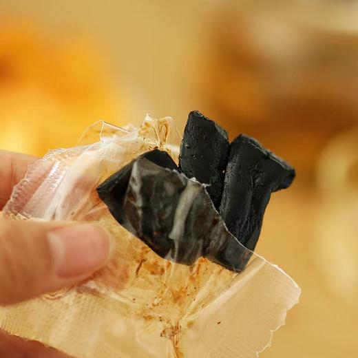 【九蒸九晒 九制黄精】甄选九华山足年黄精 易消化 好吸收 一份258克(17-23个)湖州发货，顺丰极兔随机，可以直接吃（味道像果干），也可以泡水、煮水喝，一小包可以煮水喝一整天；也可以煲汤、泡酒 商品图1