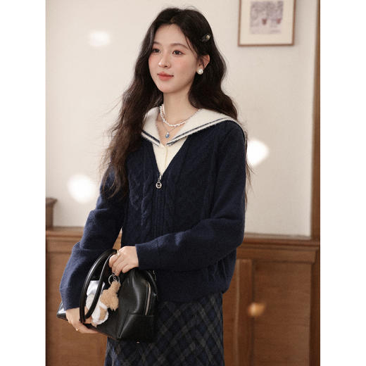 鹿向南「马德里幻想」假两件深蓝色毛衣女秋冬新款小个子短款上衣 商品图2