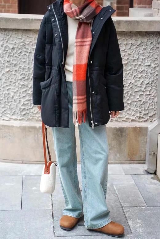 【高品质私服】【IC羊毛法兰绒羽绒服】手感柔软、绒面轻薄、色调优雅，直身松弛廓形，线条流畅G1440-CC【无标出货 介意慎拍】 商品图3