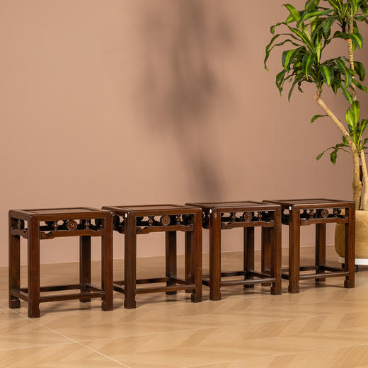 清	红木钱币纹四面平方凳成套（一套四只） 商品图4