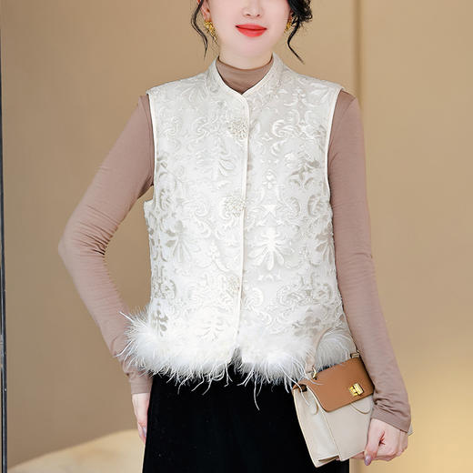 新中式刺绣马甲背心女名媛风鸵鸟毛边拼接夹棉国风马夹上衣 商品图1