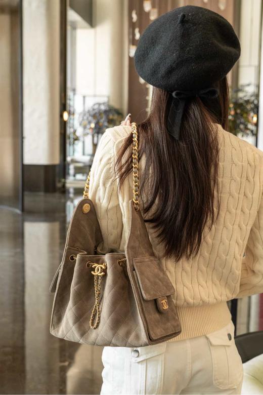 香奈儿 25C 灰色麂皮hobo 抽绳水桶包 小号（LZ*MM） 商品图4