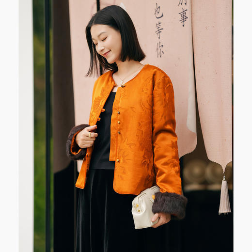 OPH F4660-A红云纱-45姆米桑蚕丝真丝提花棉衣外套拼袖口兔毛 商品图2