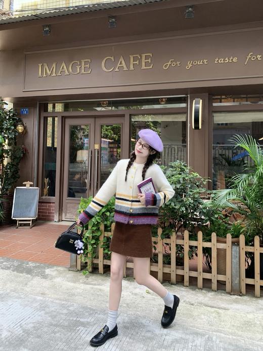 【169元任选2件】现货！杏色下摆撞色条纹系扣毛衣 商品图11