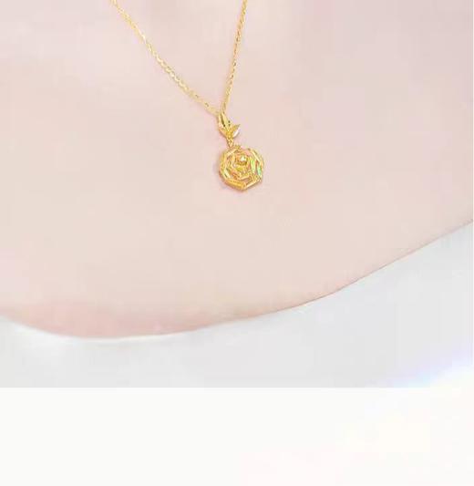 2楼六福珠宝足金冰钻玫瑰吊坠 商品图1