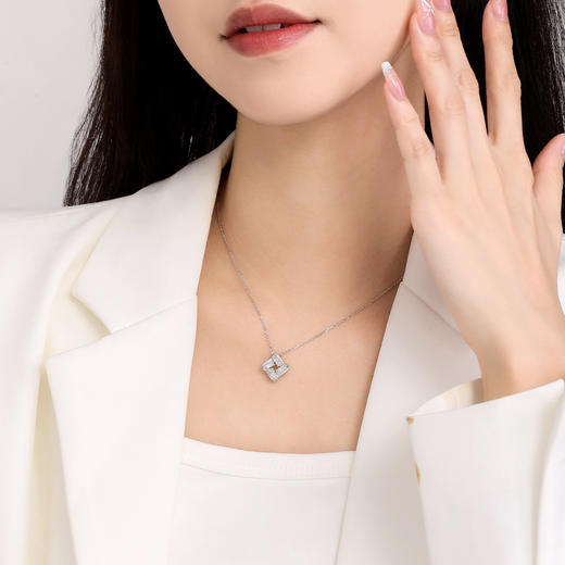 周大生星闪纯银项链简约高级感锁骨链轻奢小众送女友节日礼物 商品图1