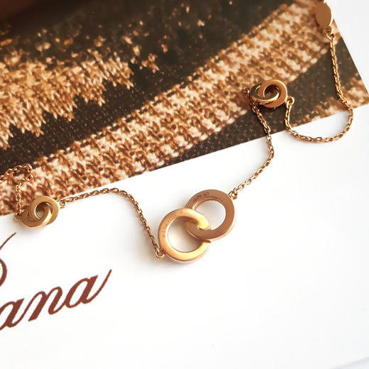 【天然正品】AU750玫瑰金简约时尚双环0.137ct钻石手链 链长：19CM（长度可调节）女士221025NJS21现售价：3280 商品图4