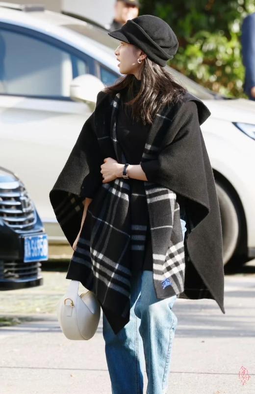 1025-3 百分百纯羊绒 张婧仪 BB 秀款 超大篇幅 披肩斗篷 商品图5