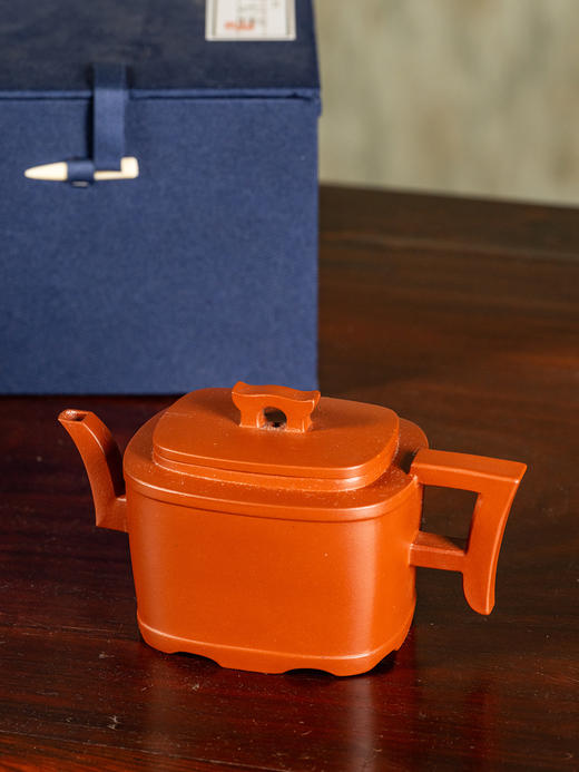 《明式四方壶》 吴俊  工艺美术师，中国工艺美术协会会员，宜兴陶瓷行业协会会员 商品图0