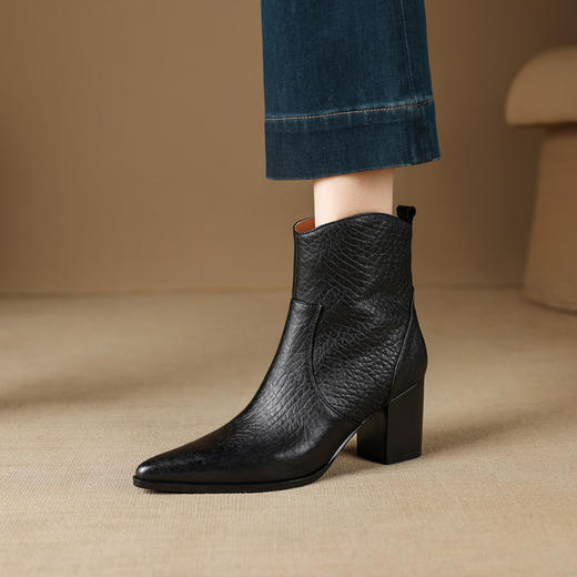 【预售5天】头层羊皮短靴秋冬尖头粗跟高跟鞋百搭女靴子黑色马丁靴XMN&H921 商品图3