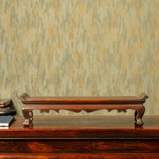 清	黄花梨镶瘿木面束腰三弯腿翘头案中案摆件 商品图1