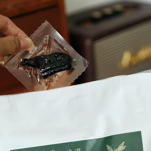 【九蒸九晒 九制黄精】甄选九华山足年黄精 易消化 好吸收 一份258克(17-23个)湖州发货，顺丰极兔随机，可以直接吃（味道像果干），也可以泡水、煮水喝，一小包可以煮水喝一整天；也可以煲汤、泡酒 商品图3