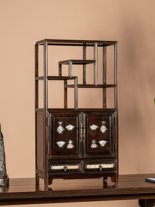 二十世纪	红木镶云石博古架摆件 商品图0