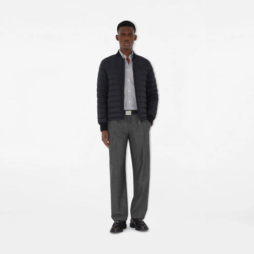 BURBERRY 巴宝莉 男士马术骑士徽标贴片尼龙羽绒服 深蓝色 8110273 A1222 商品图2