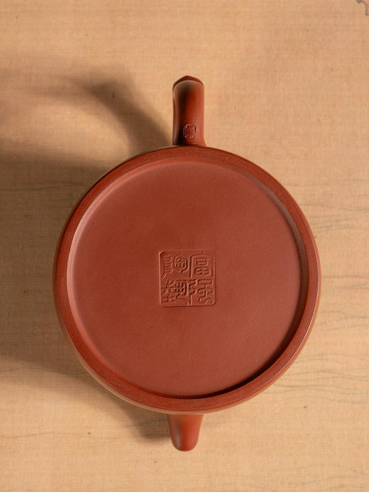 《井栏壶（石泉铭文）》陈富强  江苏省工艺美术大师，正高级工艺美术师，江苏陶瓷艺术名人 商品图3