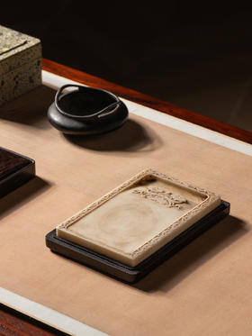 清	螭龙如意纹长方白端砚（红木砚盒）