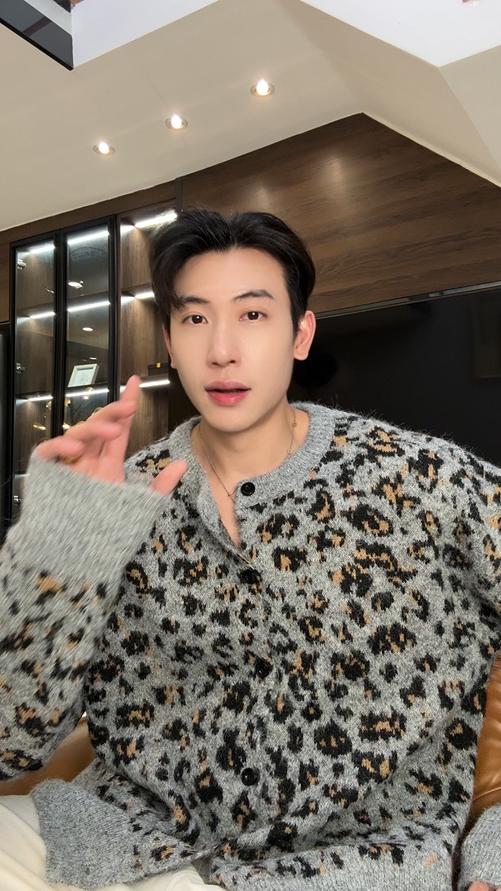 44143SDSA男士秋冬新款痞帅男装潮牌豹纹纽扣圆领开衫毛衣慵懒风针织衫 商品图0