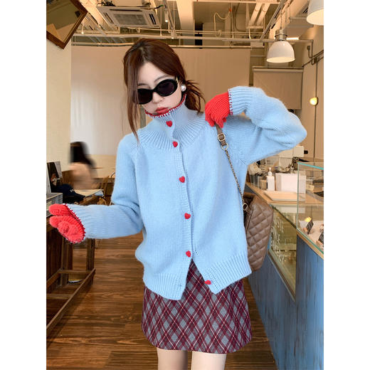 <曾小咸推荐> 现货秒杀！微信超特价！灰蓝色红色爱心扣子毛衣 日常199.99 立减100 秒杀99.99！红色半裙秒杀69.99！ 商品图3