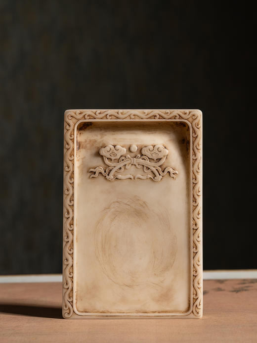 清	螭龙如意纹长方白端砚（红木砚盒） 商品图3