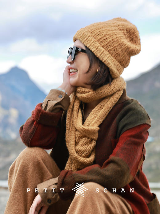 PETIT SCHAN小闪 ACC#015 Dirty white 脏小白 骆驼绒山羊绒混纺手工编织围巾 商品图2