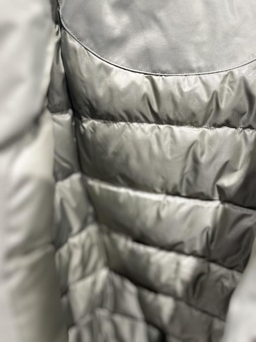 【云粉节】 【新品】7楼 NewBalance男士运动休闲中长款加厚羽绒服 吊牌价：2099元 商品图4