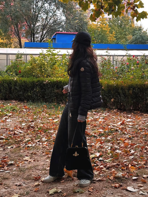 蒙口 25新款lgelle 修身薄款羽绒服(SS) 商品图0