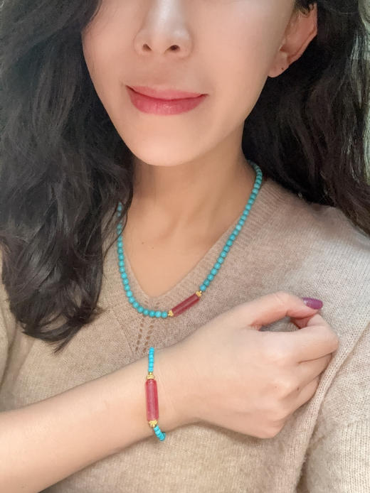 高瓷美松+粉色老琉璃
直径5.5mm  长度53mm 可项链 可绕手腕3圈 商品图1